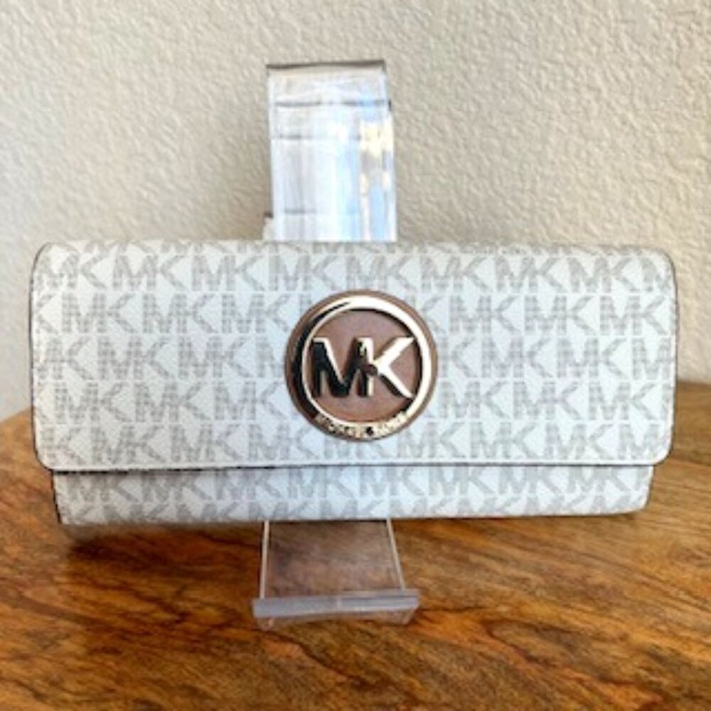 NWT Michael Kors Fulton White Vanilla MK Signature LG Gusset Carryall Wallet